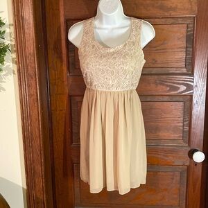 Sweet Storm dress. Size Medium. Tan color